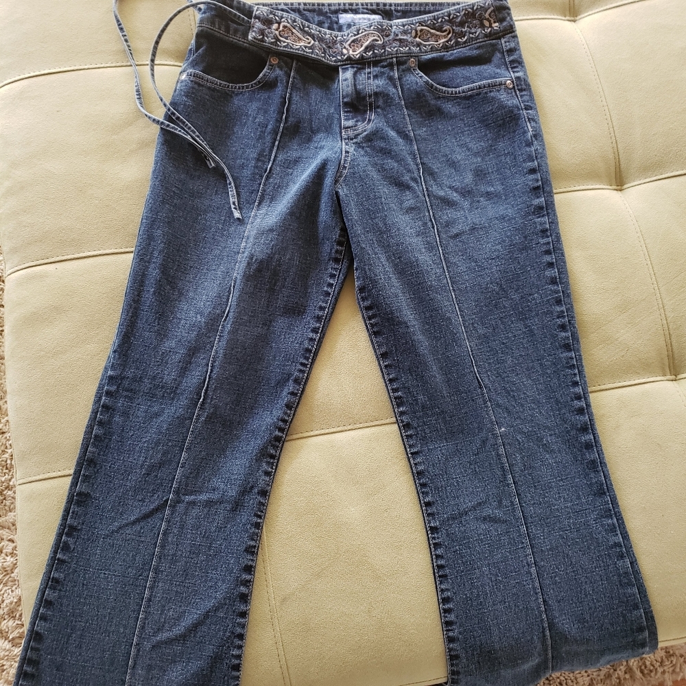 Canyon River Blues embroidered waist jesns size 7